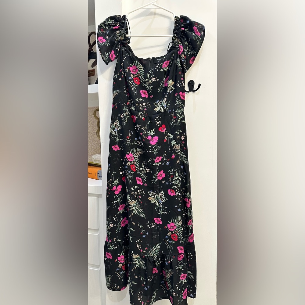 Vici midi dress size small